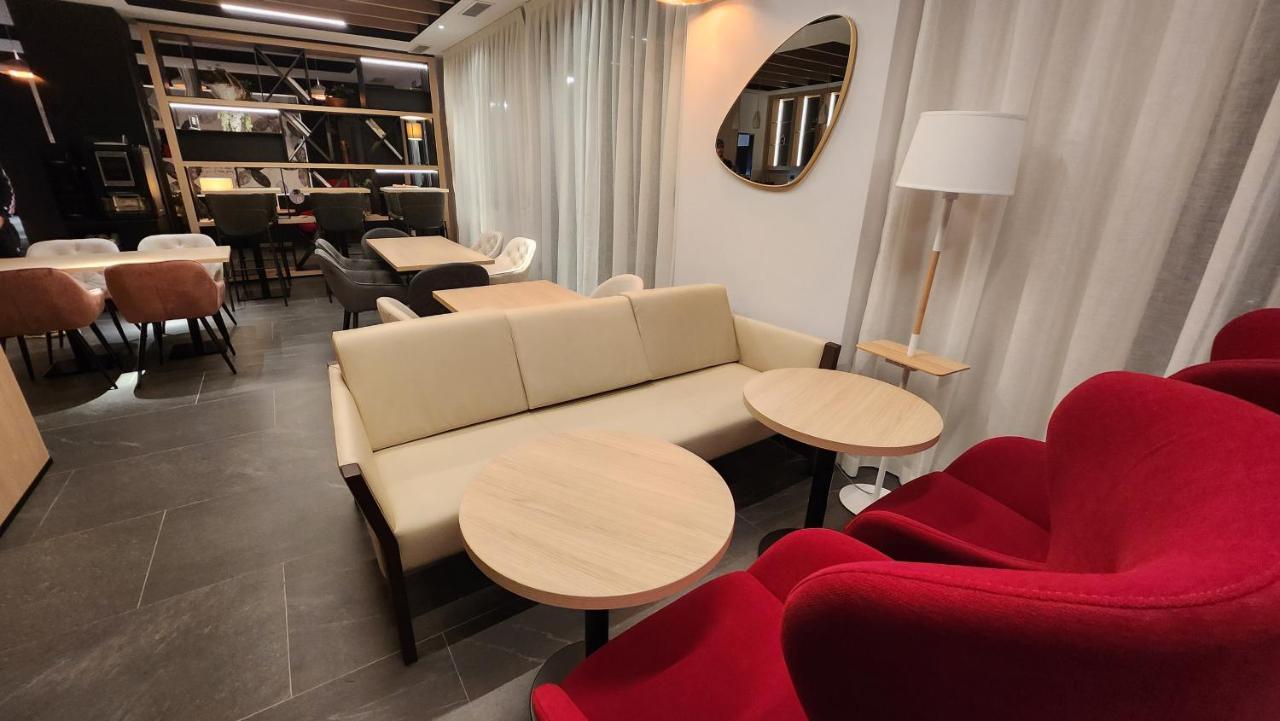 Sercotel Plana Suites Vall de Uxó Esterno foto